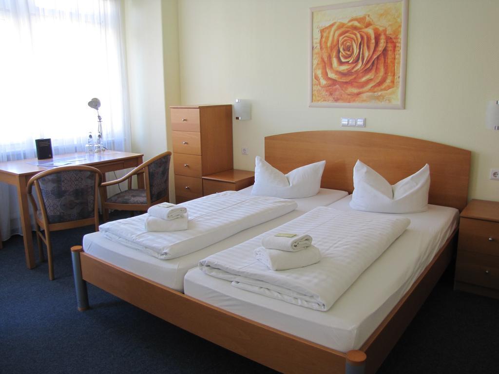 Central Hotel Gera Bagian luar foto