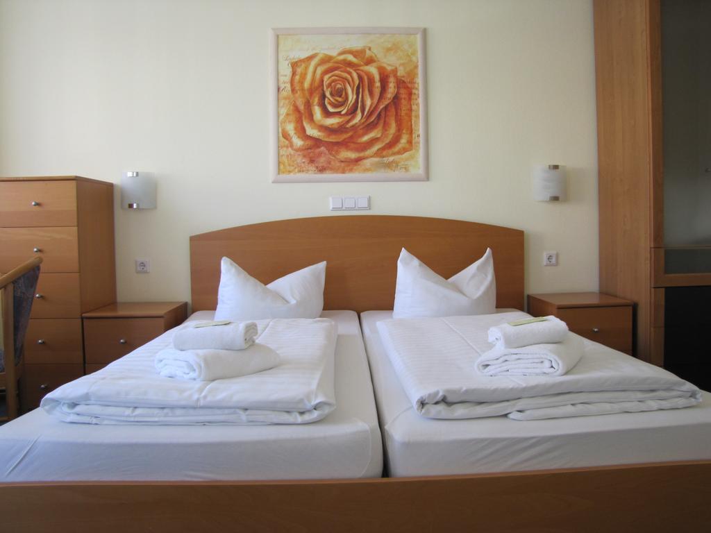 Central Hotel Gera Bagian luar foto