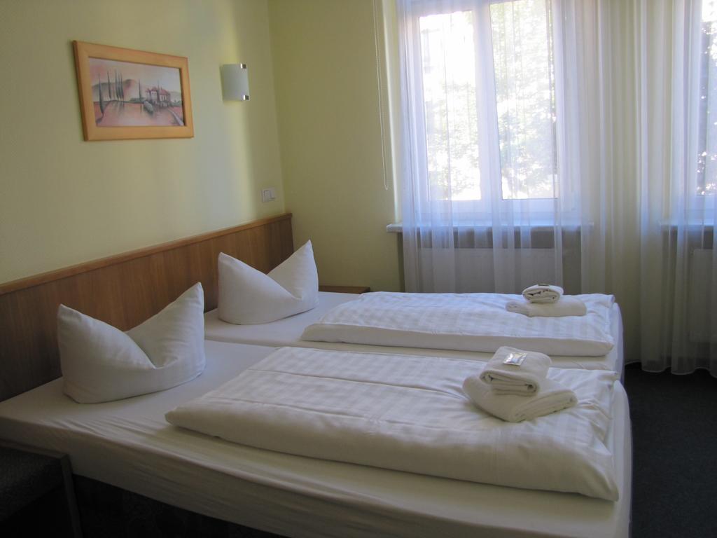 Central Hotel Gera Bagian luar foto