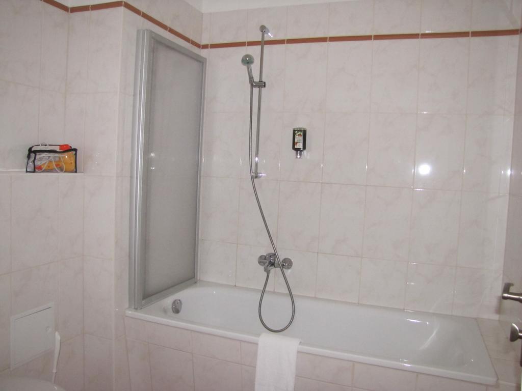 Central Hotel Gera Bagian luar foto