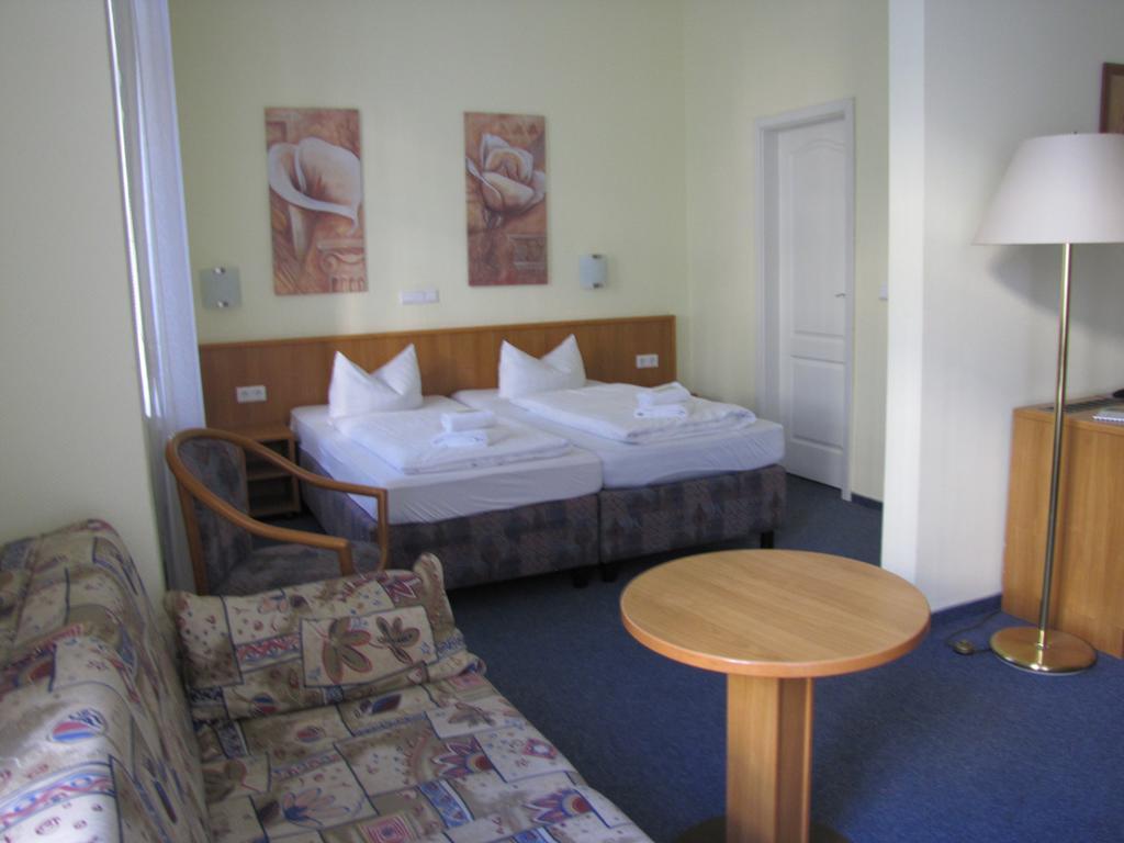 Central Hotel Gera Bagian luar foto