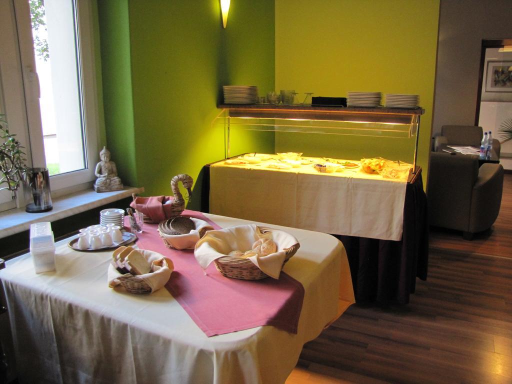Central Hotel Gera Bagian luar foto