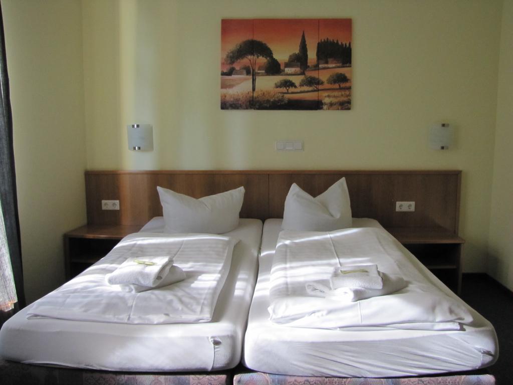 Central Hotel Gera Bagian luar foto