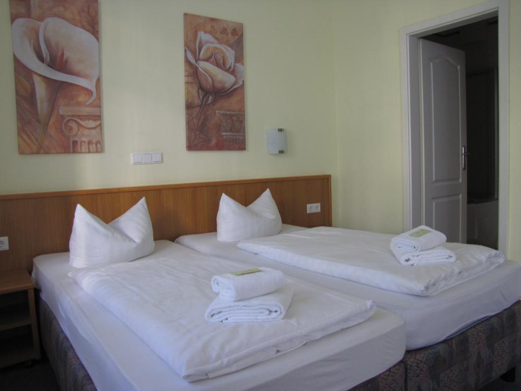 Central Hotel Gera Bagian luar foto