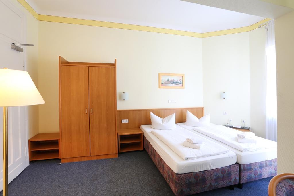 Central Hotel Gera Bagian luar foto