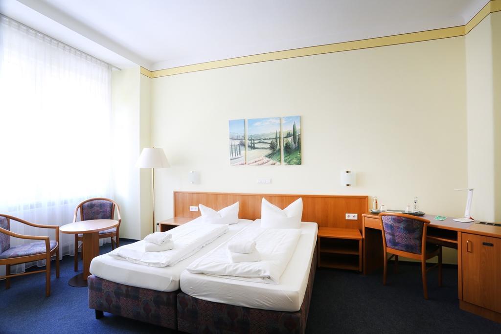 Central Hotel Gera Bagian luar foto
