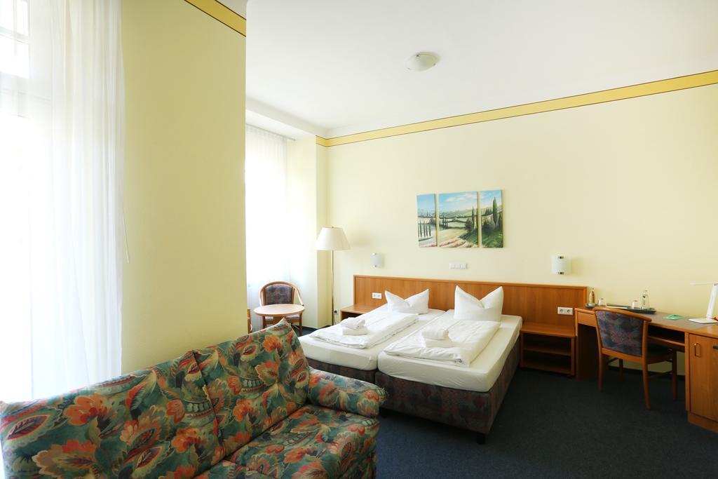 Central Hotel Gera Bagian luar foto