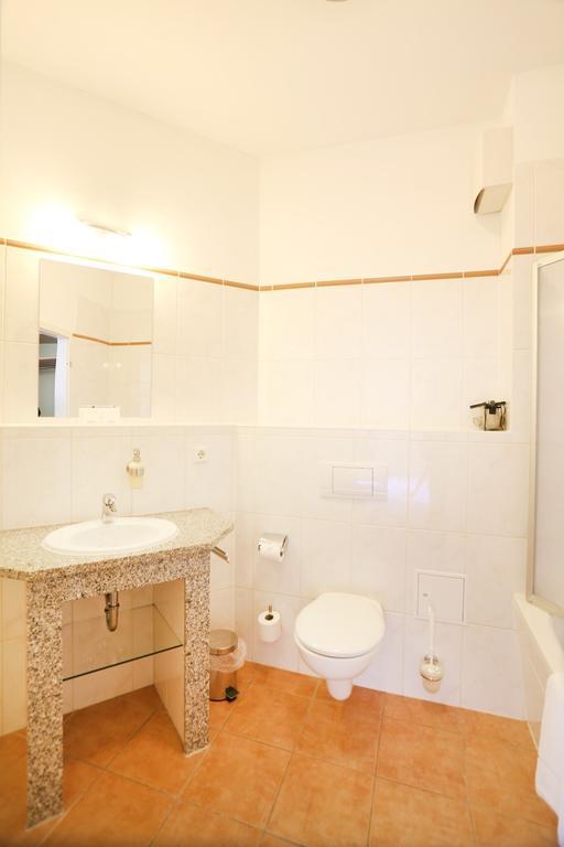 Central Hotel Gera Bagian luar foto